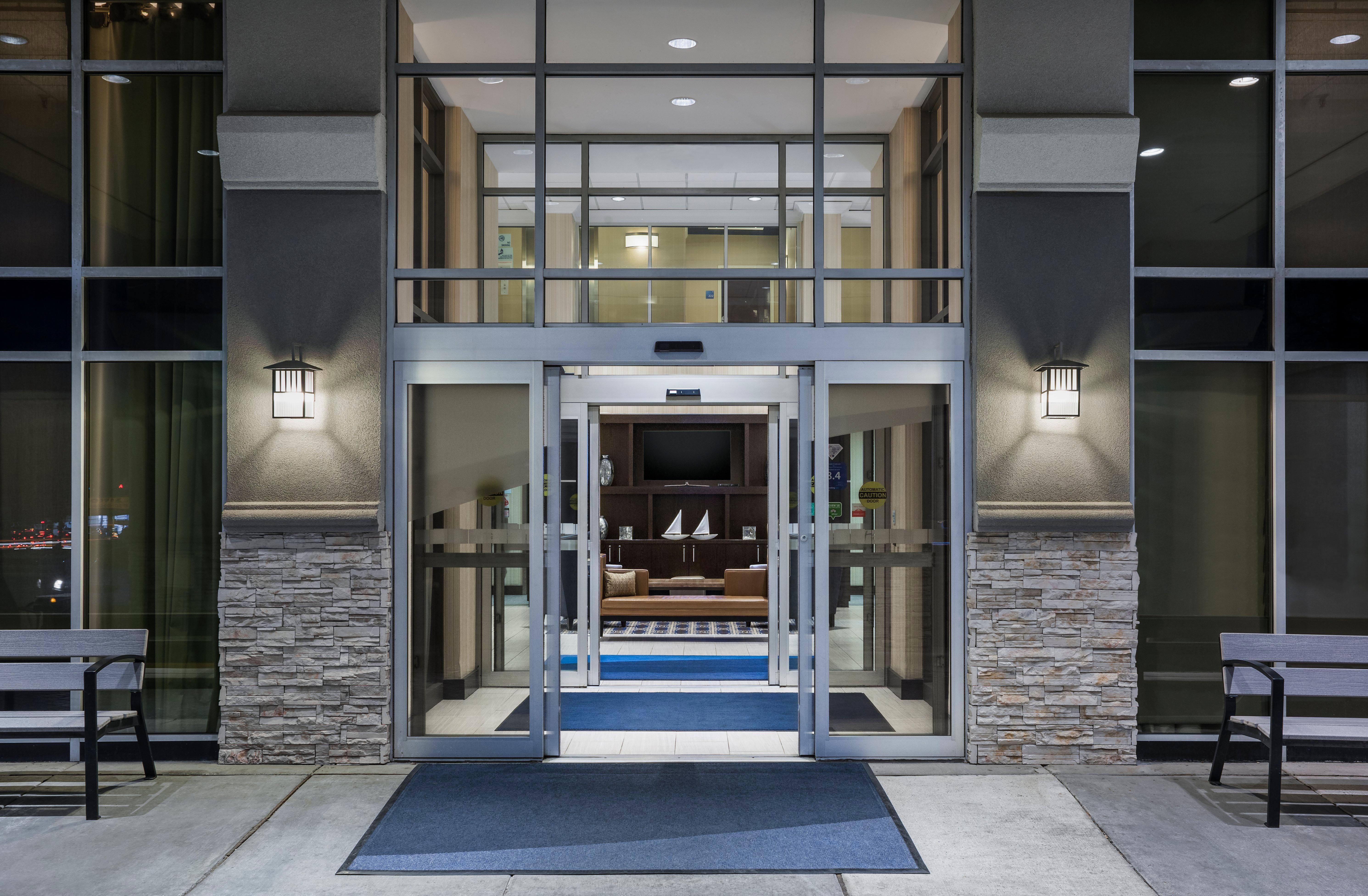 Holiday Inn Express & Suites Laurel Lakes By Ihg Exteriér fotografie