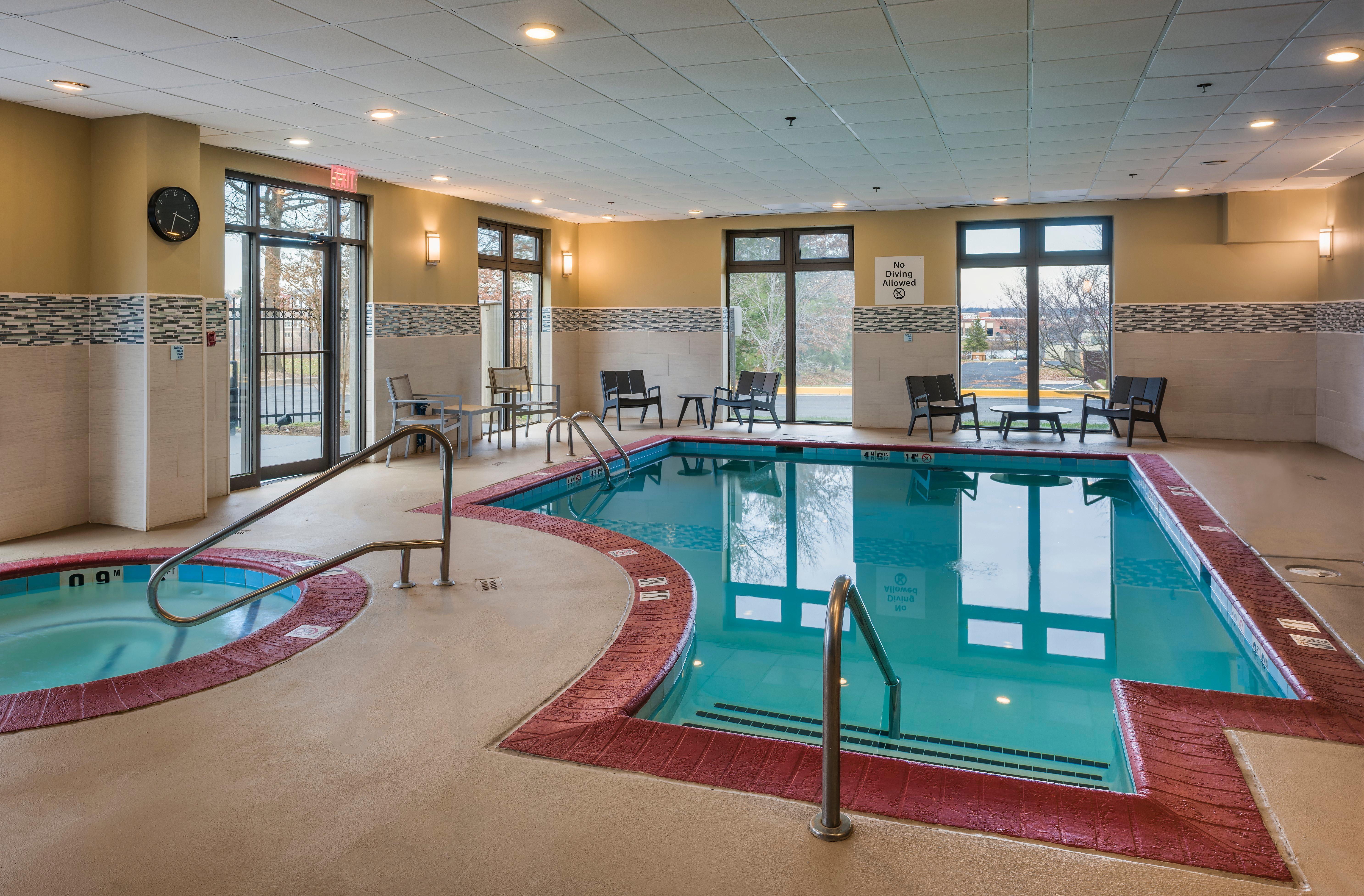 Holiday Inn Express & Suites Laurel Lakes By Ihg Exteriér fotografie