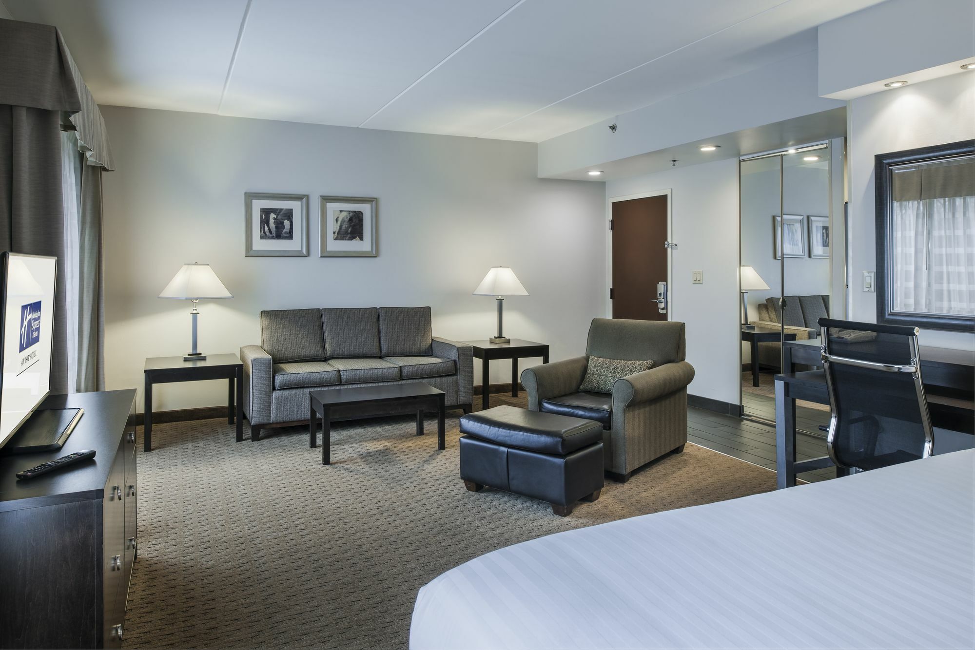 Holiday Inn Express & Suites Laurel Lakes By Ihg Exteriér fotografie