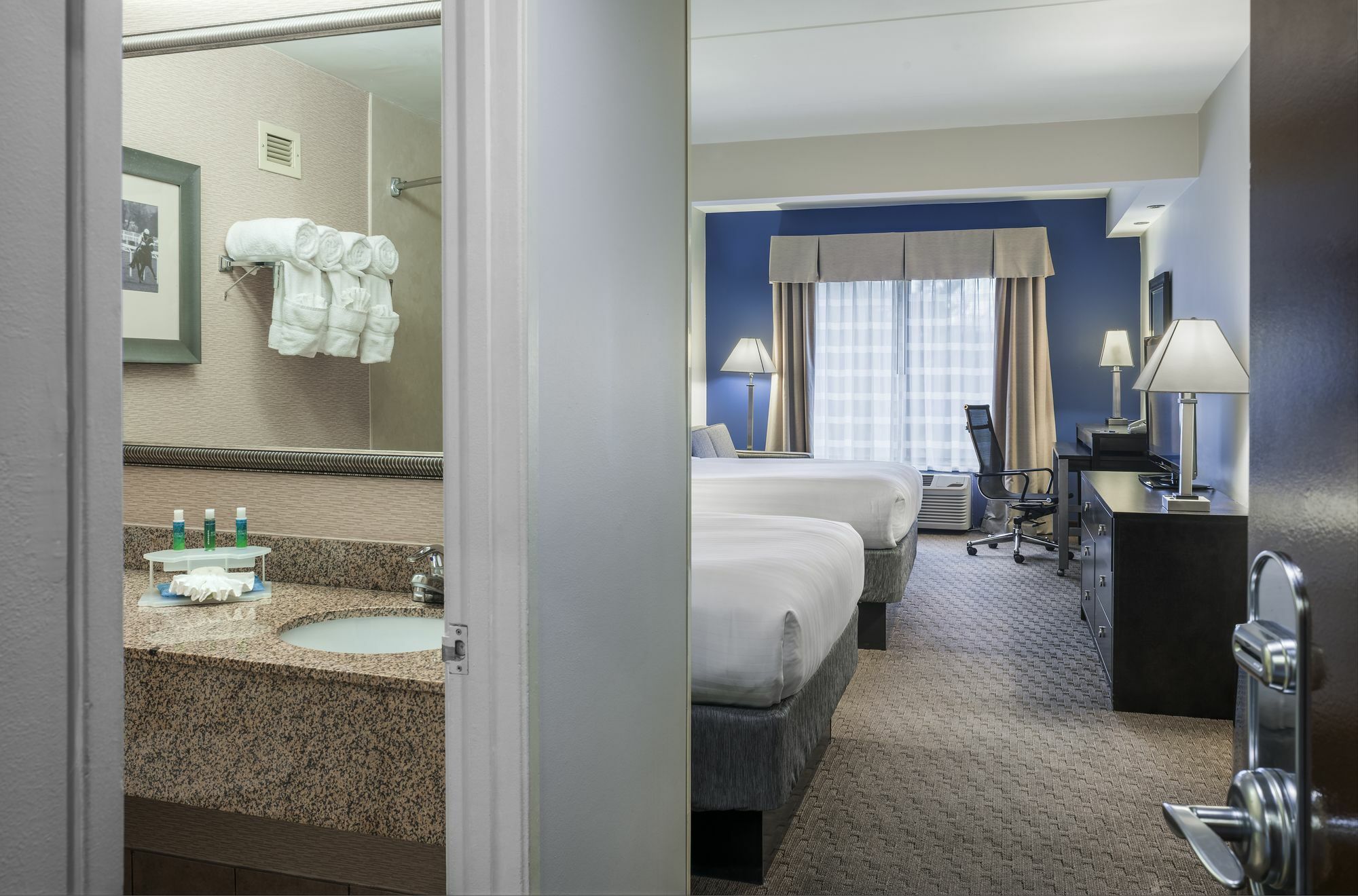 Holiday Inn Express & Suites Laurel Lakes By Ihg Exteriér fotografie